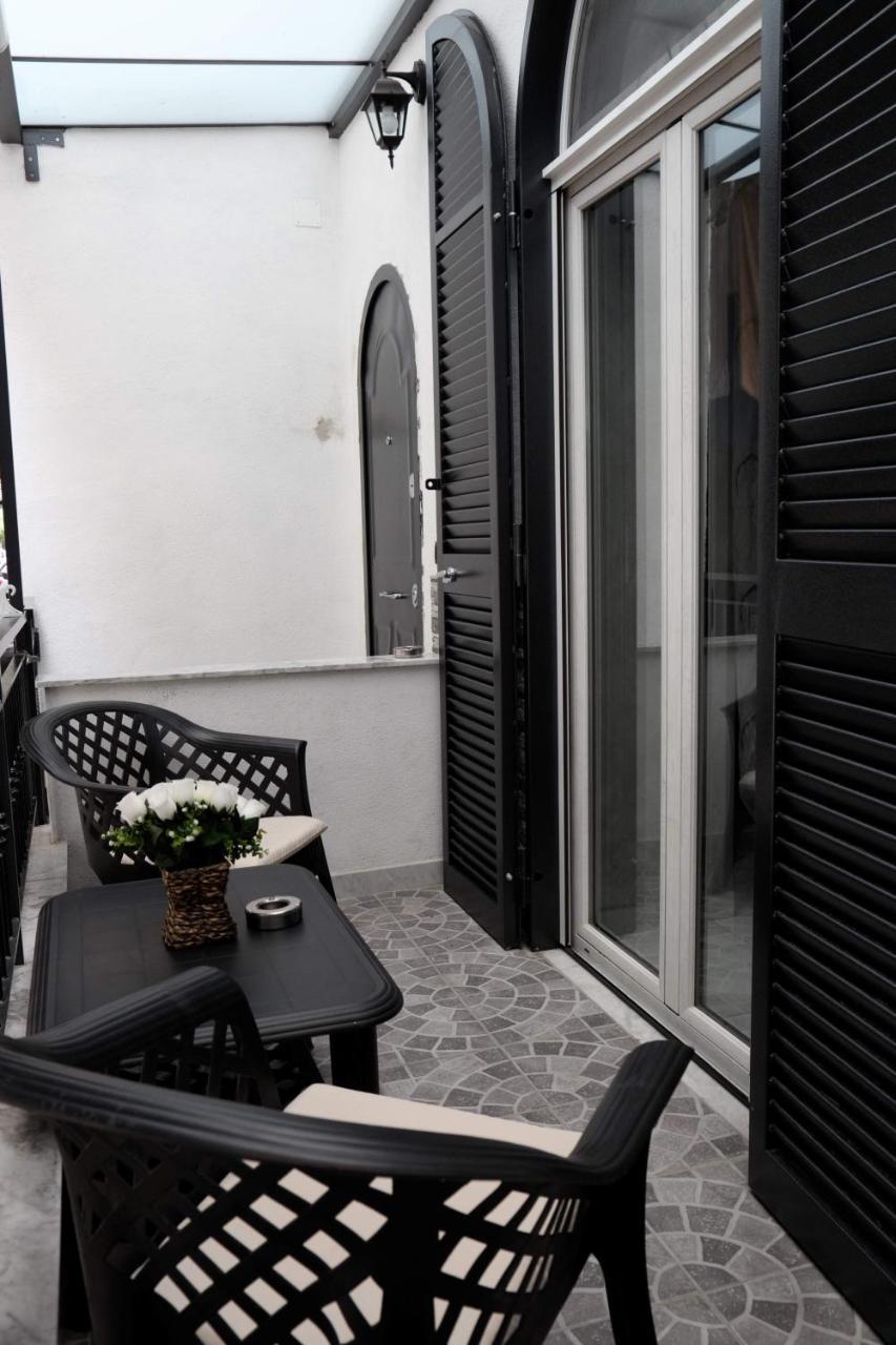 Casa Vacanze Sannazzaro 70 Nápoles Exterior foto
